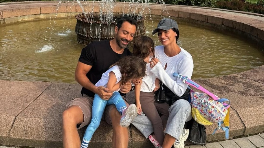 Xριστίνα Μπόμπα για τις κόρες της: «Όταν μας ζητά ο κόσμος φωτογραφίες, τρελαίνονται, δεν το θέλουν καθόλου» [βίντεο]